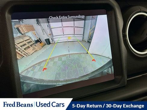 Used 2023 Jeep Wrangler Unlimited Sahara w/ Cold Weather Group image 16