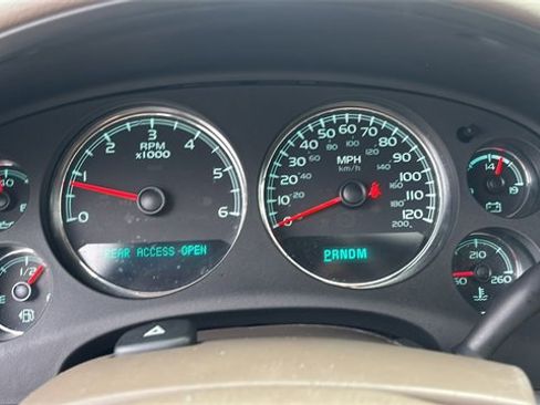 Used 2014 Chevrolet Tahoe LTZ image 17