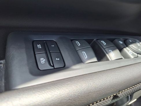 Used 2021 GMC Yukon SLT w/ SLT Luxury Plus Package AWD/4WD image 11