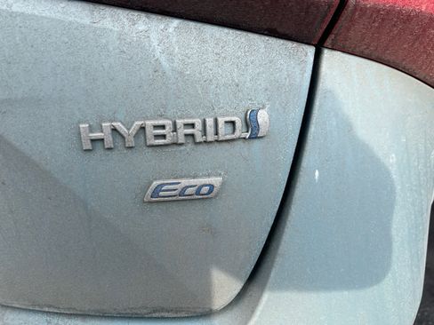 Used 2022 Toyota Prius L Eco image 9