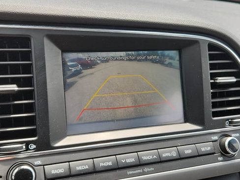 Used 2017 Hyundai Elantra SE FWD image 12