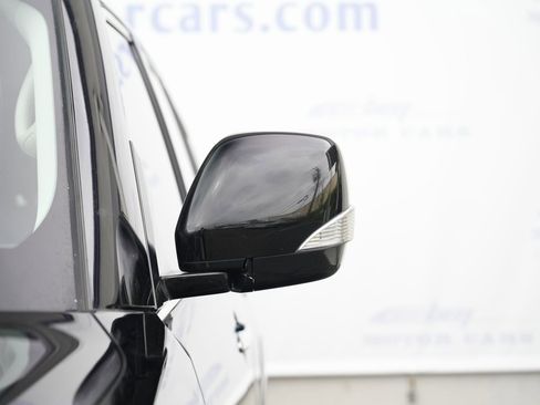 Used 2021 Nissan Armada SV w/ SV Appearance Package image 10