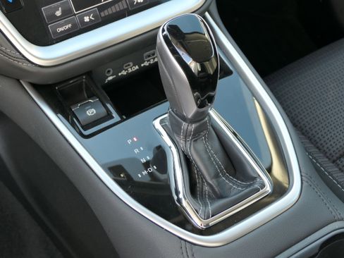 Certified 2025 Subaru Outback Premium image 20