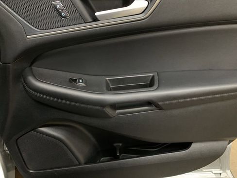 Used 2024 Ford Edge SEL image 18