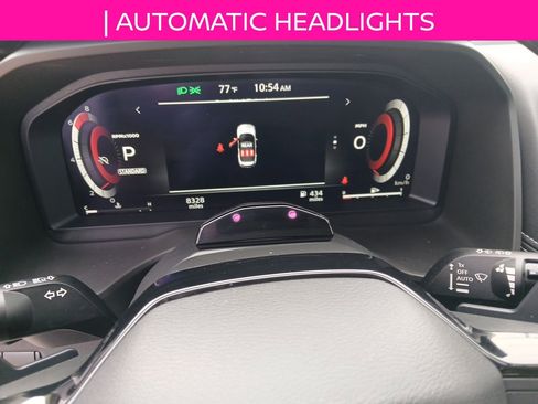 Used 2025 Nissan Rogue Platinum w/ Tech Package image 11