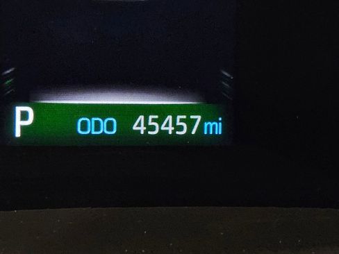 Used 2024 Toyota Sienna LE image 29