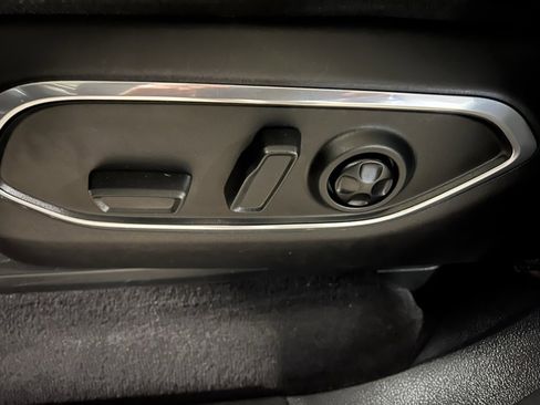 Used 2022 Jeep Wagoneer Series III w/ Rear Seat Video Group 1 image 32