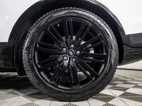 Used 2020 Land Rover Discovery HSE image 45