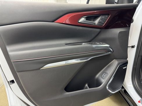 New 2026 Chevrolet Traverse RS image 8