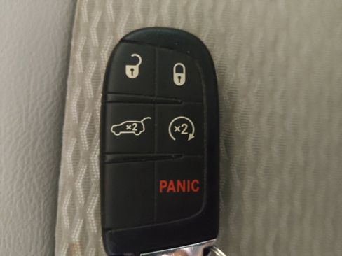 Used 2022 Jeep Compass Latitude w/ Convenience Group AWD/4WD image 32