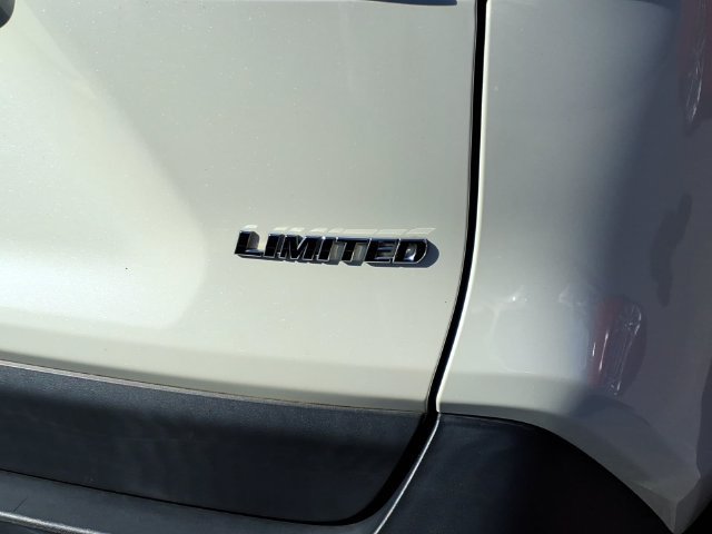 Used 2021 Toyota RAV4 Limited FWD image 9
