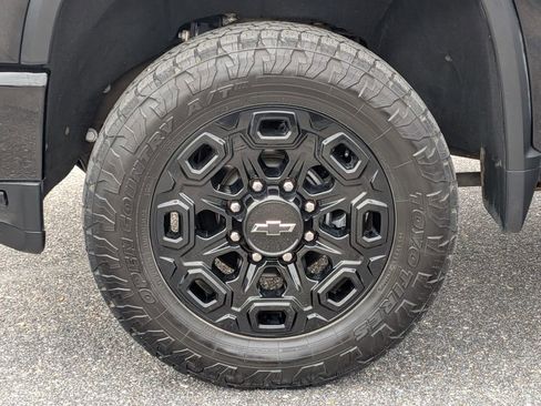 Used 2022 Chevrolet Silverado 3500 LTZ w/ LTZ Plus Package image 12