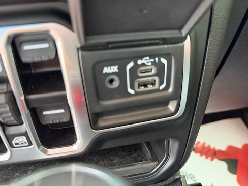 Used 2024 Jeep Wrangler Unlimited Sport AWD/4WD image 23