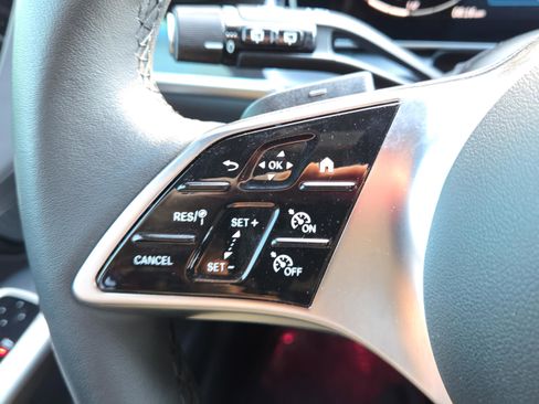 Used 2025 Mercedes-Benz GLC 300 image 14