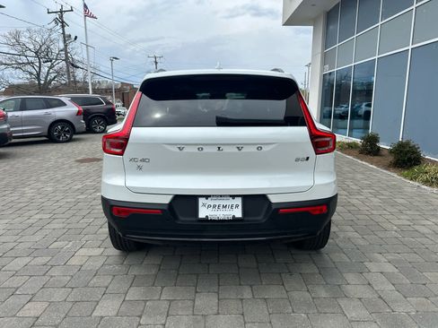 Used 2026 Volvo XC40 B5 Plus AWD/4WD image 28