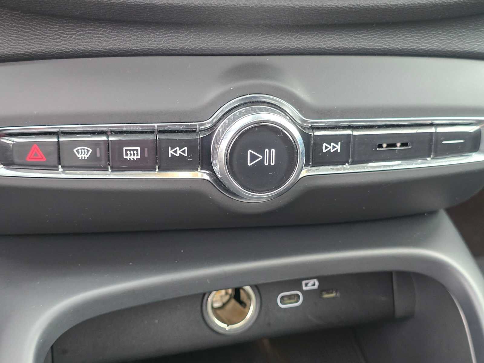 Certified 2023 Volvo XC40 Recharge Ultimate w/ Protection Package Premier AWD/4WD image 30