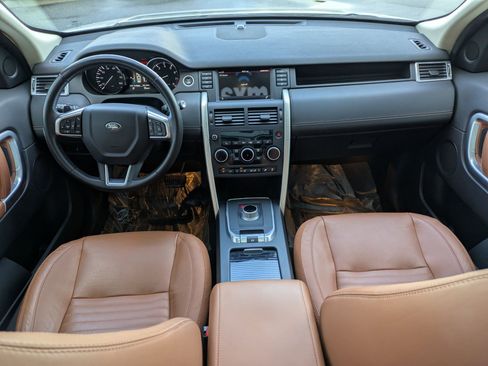 Used 2015 Land Rover Discovery Sport HSE Luxury image 28