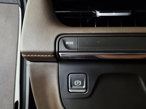 Used 2021 Cadillac Escalade Premium Luxury RWD image 20