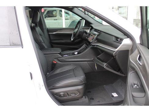 New 2026 Jeep Grand Cherokee Limited Reserve AWD/4WD image 22