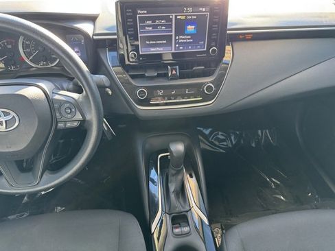 Certified 2022 Toyota Corolla LE image 2