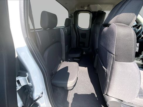 Certified 2025 Nissan Frontier SV AWD/4WD image 23