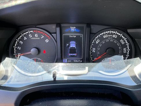 Used 2022 Toyota Tacoma SR w/ SR Convenience Package RWD image 12