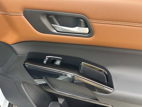 New 2026 Nissan Pathfinder Platinum image 20