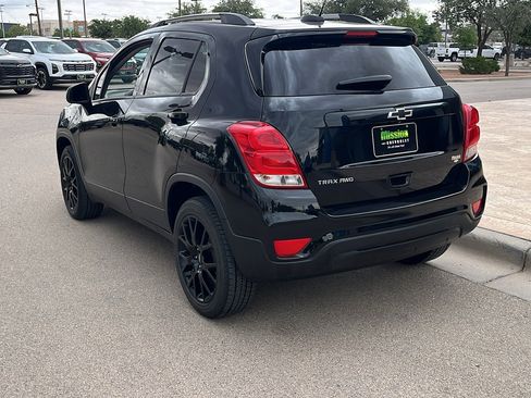 Used 2022 Chevrolet Trax LT w/ Midnight Edition AWD/4WD image 6