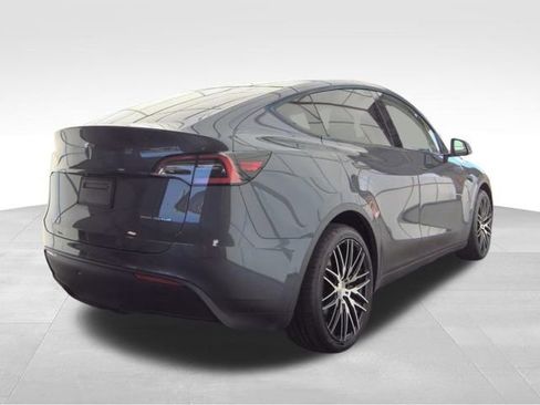 Used 2021 Tesla Model Y Long Range AWD/4WD image 7