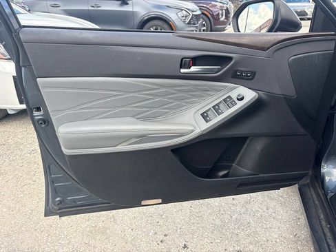 Used 2021 Toyota Avalon Limited FWD image 10