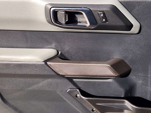 Used 2023 Ford Bronco Badlands w/ Sasquatch Package image 22