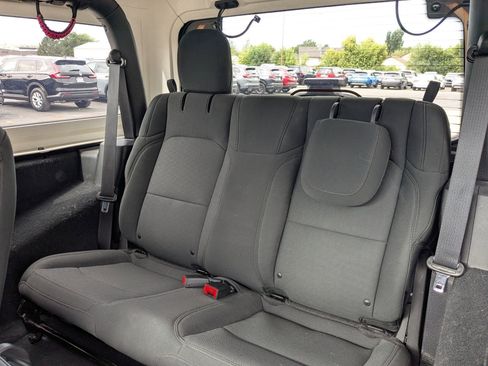 Used 2023 Jeep Wrangler Sport image 33