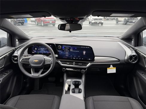 New 2026 Chevrolet Equinox EV LT FWD image 13