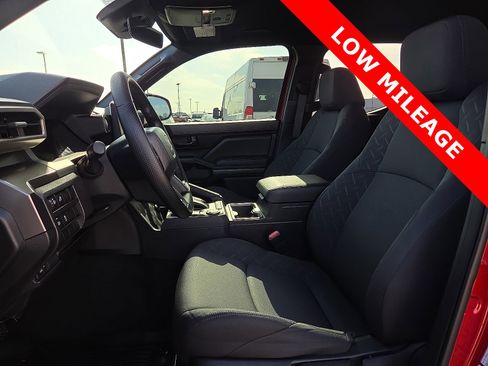 Used 2025 Toyota Tacoma SR5 image 15