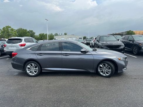 Used 2018 Honda Accord LX image 10