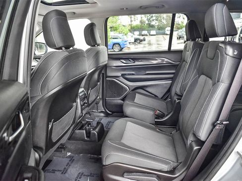 Used 2022 Jeep Grand Cherokee L Laredo w/ Luxury Tech Group I image 18