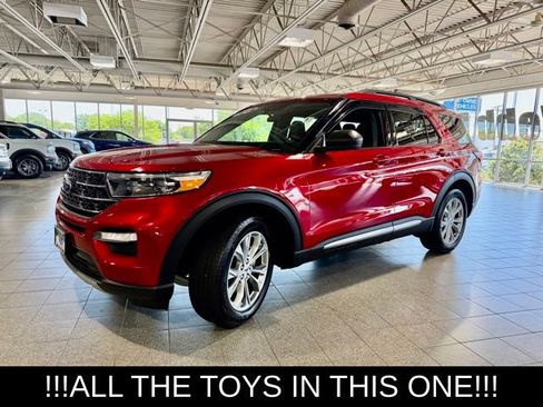 Used 2024 Ford Explorer XLT w/ Equipment Group 202A AWD/4WD image 4