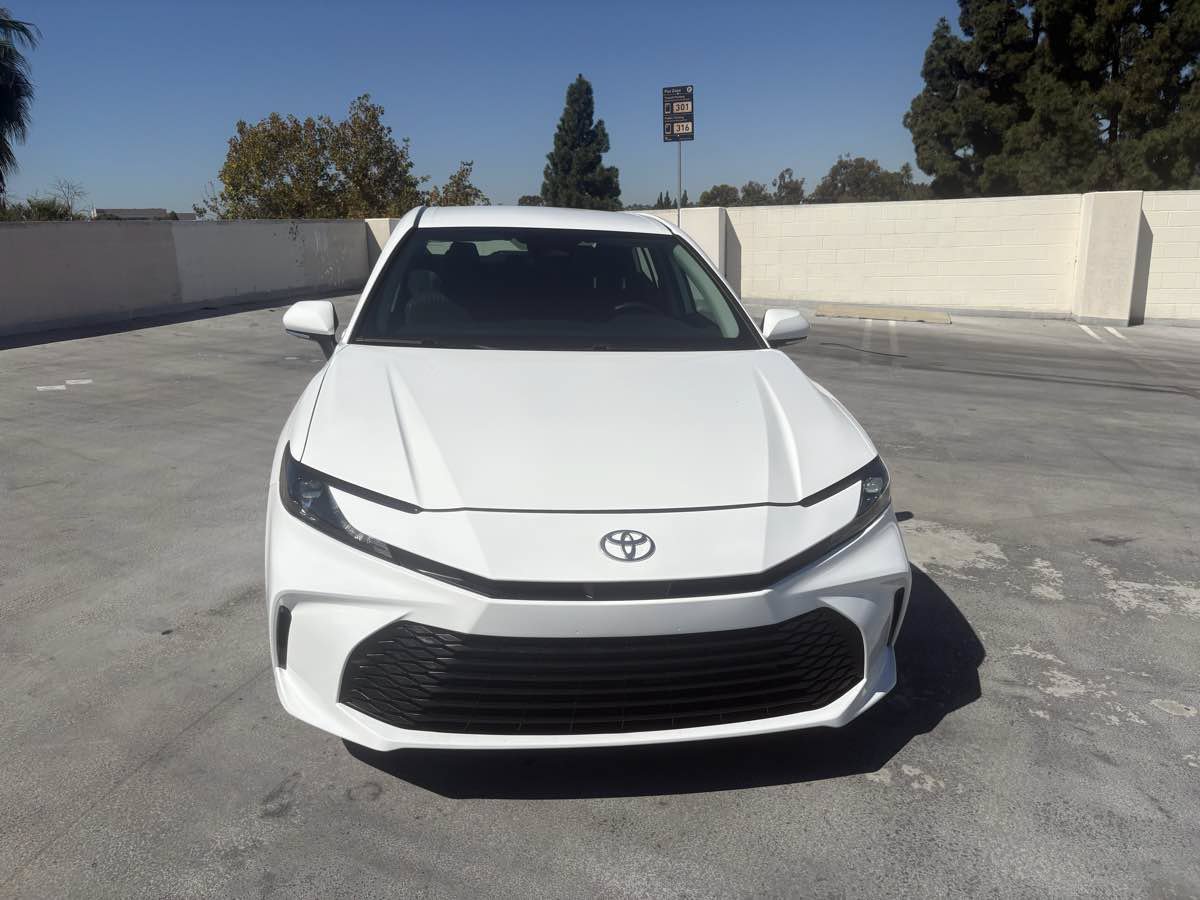 Used 2025 Toyota Camry LE FWD image 33