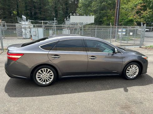 Used 2014 Toyota Avalon Limited FWD image 4