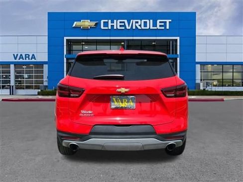 Used 2023 Chevrolet Blazer LT FWD image 4
