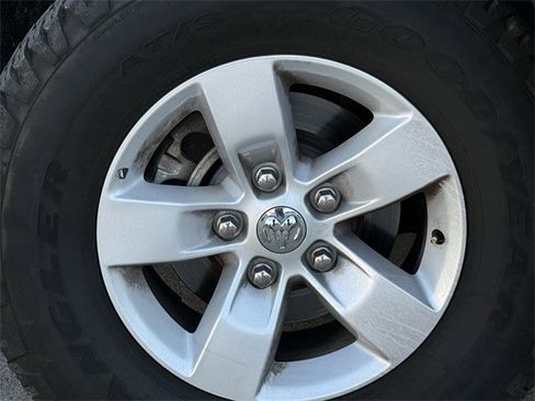 Used 2021 RAM 1500 Express image 10