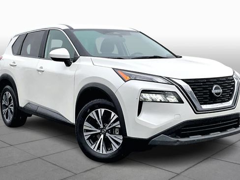 Used 2023 Nissan Rogue SV image 2