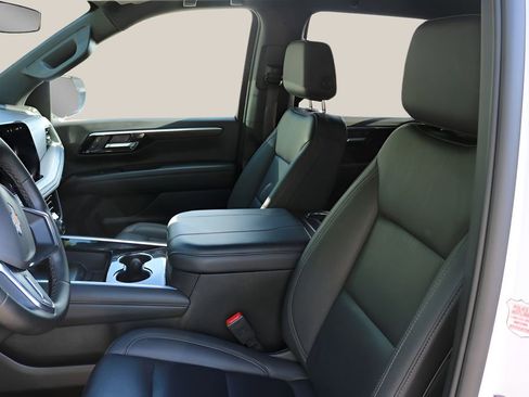 Used 2025 Chevrolet Tahoe LT AWD/4WD image 12