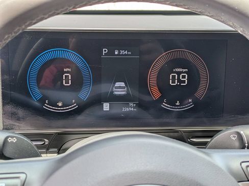 Used 2025 Hyundai Kona SEL FWD image 40