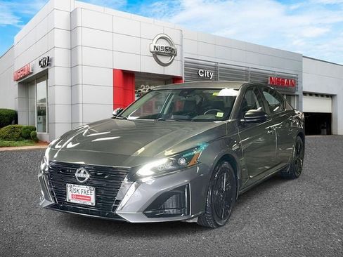 Used 2025 Nissan Altima 2.5 S image 4