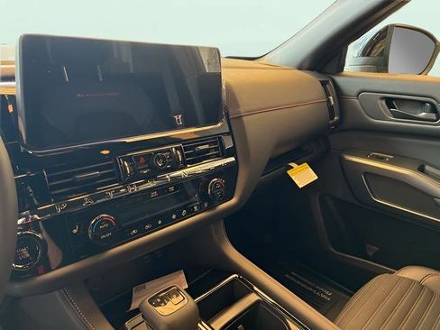 New 2026 Nissan Pathfinder Rock Creek image 13