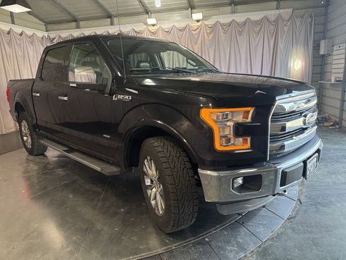 Used 2015 Ford F150 Lariat w/ Equipment Group 502A Luxury image 3