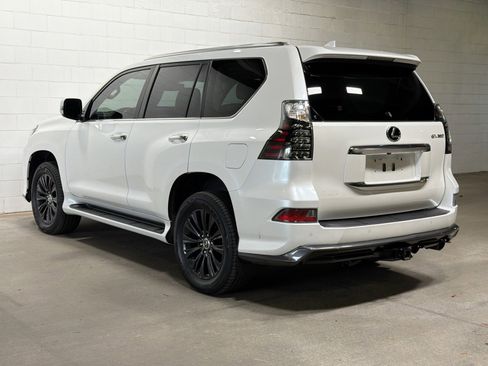 Used 2023 Lexus GX 460 Luxury w/ Sport Design Package AWD/4WD image 3