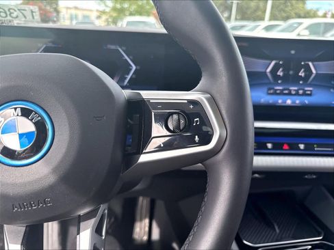Used 2025 BMW i5 xDrive40 w/ Executive Package AWD/4WD image 14