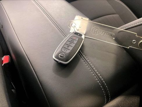 Used 2026 Nissan Altima 2.5 SV AWD/4WD image 12
